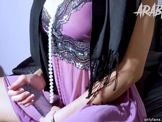 Bella Jameel aka arabteen onlyfans Big Mom performs a spectacular show