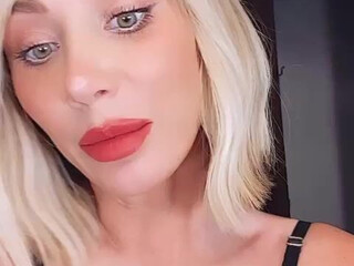 saraunderwood onlyfans Crazy girl plows wet pink hole with 2022