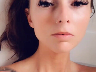 nicolebrooks000 onlyfans Pretty girl puts on beautiful boobs