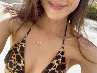 littlecaprice onlyfans Gorgeous model seduces with big tits