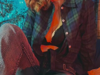 countrychristina onlyfans Charming devil kneads sisi 2022 cam show