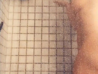 Andrea Abeli aka Misskirroyal onlyfans babe has an orgasm