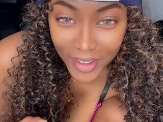 lazaniazee onlyfans New sexy babe is played with clit