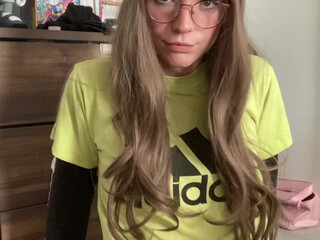 ickypeach onlyfans Busty harlot fingering wet pink hole