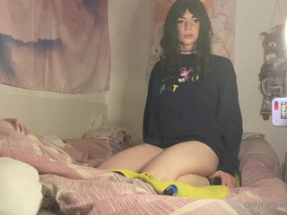 ickypeach onlyfans Busty chick jerks off her 2022