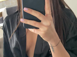 littlecaprice onlyfans enjoying kuni