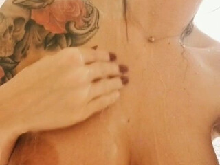 nicolebrooks000 onlyfans greedily fucks herself with a toy