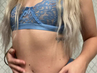 GODDESS KAYA aka goddesskayavip onlyfans online slut with big tits fucks sex toy