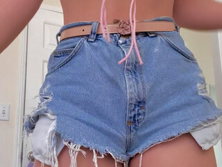 babyprincesskai onlyfans scrawny girl plays with a very sexy wet pink hole