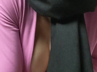 Bella Jameel aka arabteen onlyfans Little cleaning lady tries in finger