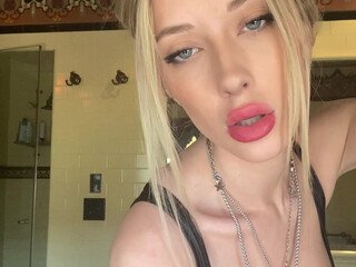 Kaylen aka kaybaby1 onlyfans Sultry Babe Sucks A Big sex toy