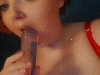 christinethequeenn onlyfans skinny on the big bed