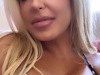 Tana Mongeau onlyfans A nice babe kneads her cunt