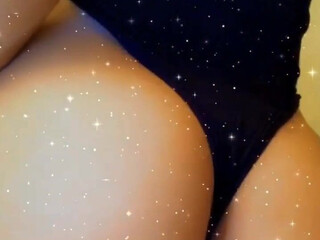 spoiledbrincesstwerks onlyfans erotically dancing
