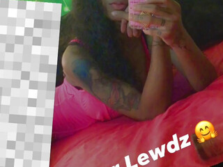 spoiledbrincesstwerks onlyfans Opens up her sexy ass