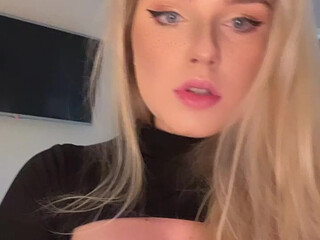 sleepingdragon onlyfans Charming bitch caresses shaved cunt