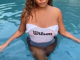 phoenixskye onlyfans Hot slut erotically posing