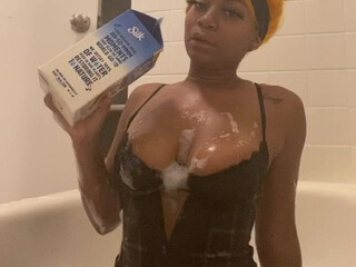 nevvycakes onlyfans Watch a amazing cam with a very sweet