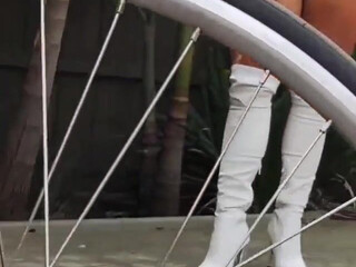 laraskye onlyfans Slender babe masturbates shaved wet pink hole