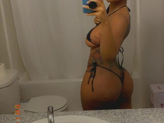 chynnamayberry1 onlyfans scrawny girl in stockings plays with horny wet pink hole