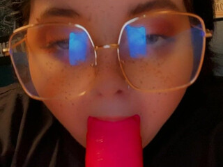 christinethequeenn onlyfans Busty babe twirls big ass