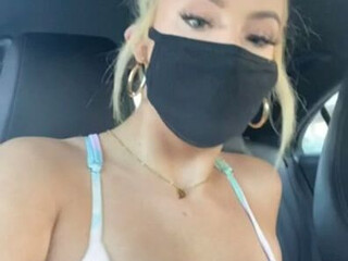 Tana Mongeau onlyfans Broadcast show with busty cosplay whore