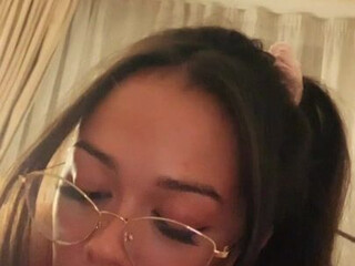 Pixei onlyfans Crazy young lady communicates in free chat