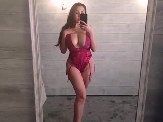 Louisa Khovanski aka louisakhovanski onlyfans Lustful kraling takes a bath