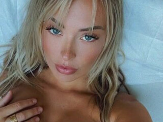 Corinna Kopf aka corinnakopf onlyfans and overall dildo