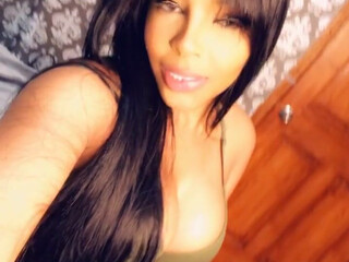 Ariela aka ariielalalangosta onlyfans fingering her wet wet pink hole