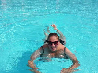 thenadinejansen onlyfans Recording with a bronze girl