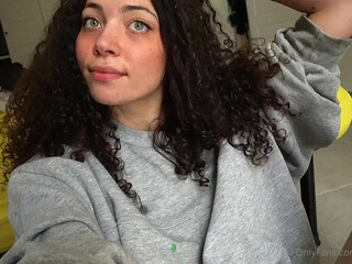 bambitwo onlyfans Busty young lady caresses shaved wet pink hole