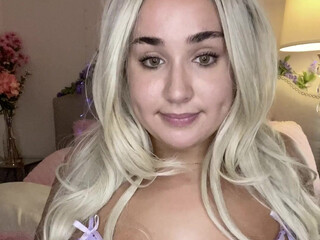 Tana Habibi onlyfans horny but not satisfied