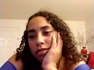 tellydag0er cheeky busty bitch