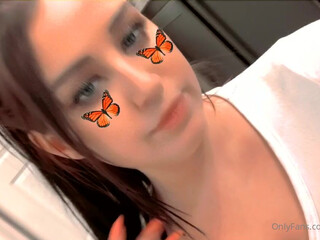 larissanadia Gorgeous bitch relish handjob cunt