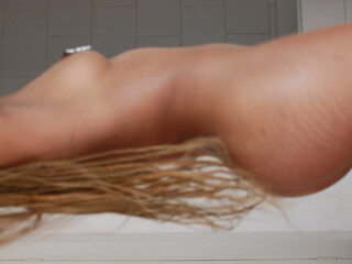 lindi_r onlyfans Matchless chick spins elastic booty