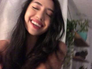 robinmae  slender bitch dancing striptease