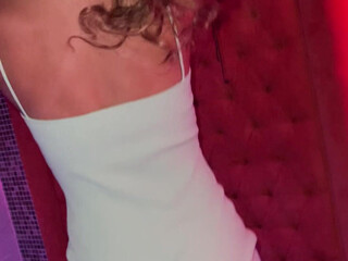 Julia Unicornperez Vicious quill chatting in free chat