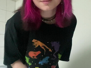 xcrybebi Skinny beauty jerks off in her shower