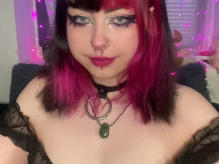 xcrybebi Busty hottie caresses shaved pussy