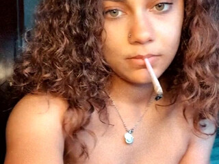 Victorialovexoxo Adult mare jerks both holes with fingers