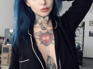 Riae SG onlyfans Cute chick jerks both holes