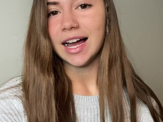 Jadeteen Openwork bitch shows big tits