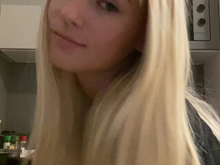 Danifae Exquisite passion rubs pussy