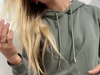 Danifae Gorgeous model tightly stretches both holes.