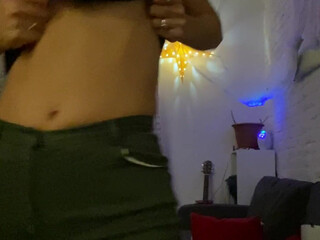 Danifae Exquisite chick makes double fuck