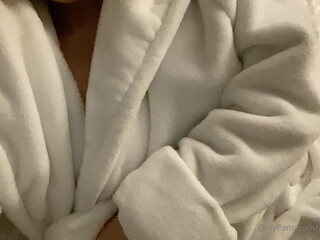 Asiankitten Big breasted dance dances naked