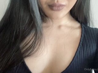 Asiankitten Charming lady blissfully bares