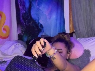 Victorialovexoxo Famous slut fucks both holes