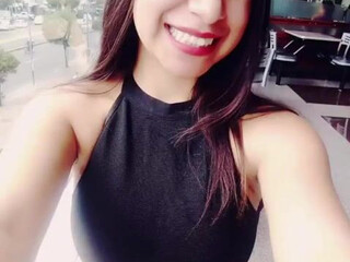 TravelVids  fingering her pussy